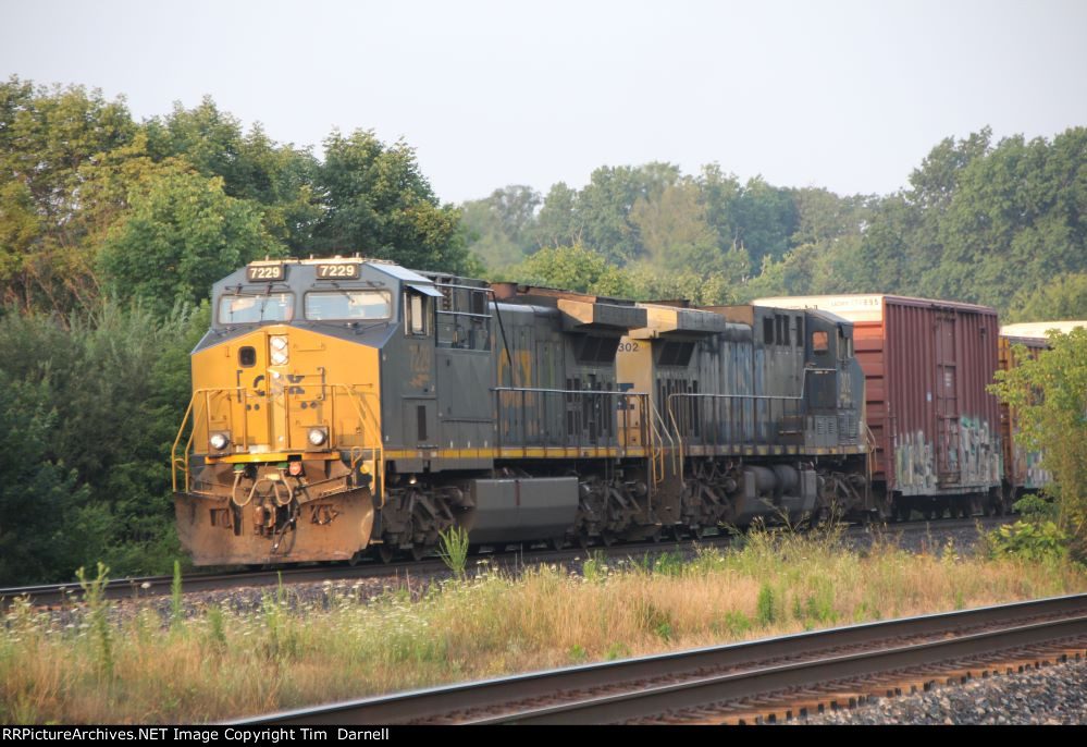 CSX 7229, 302 on an early morning M364